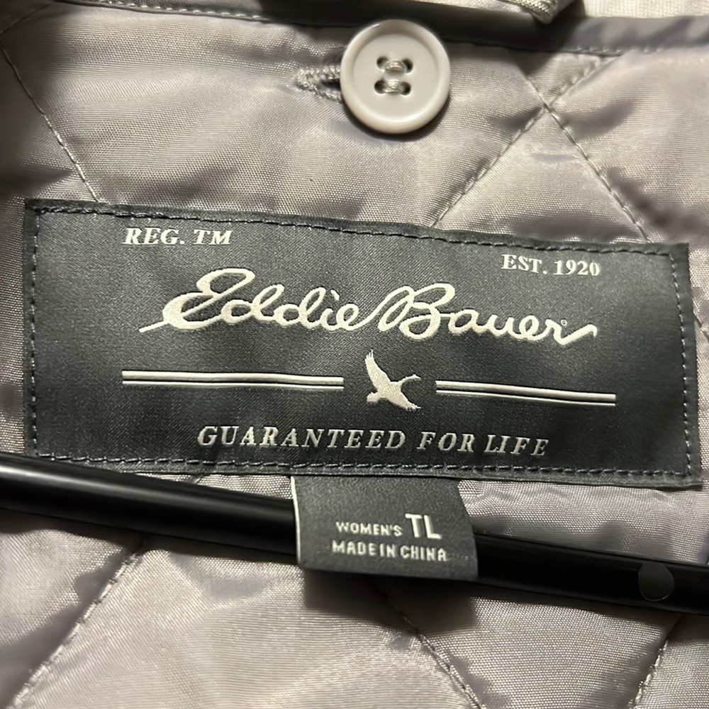 Close up of Eddie Bauer tag